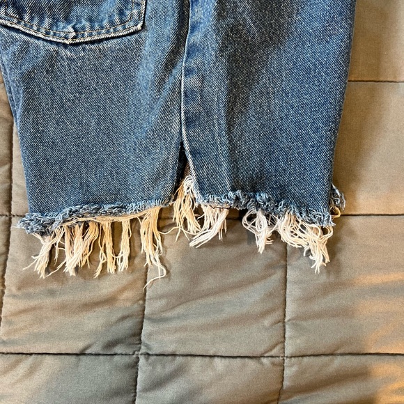 LEVI’S cutoffs - Picture 2 of 4